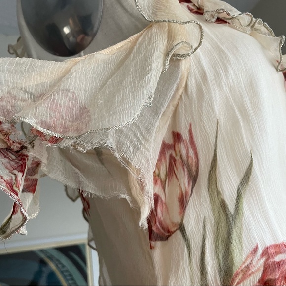 V7 NFC Chiffon Floral Dress - Picture 8 of 11